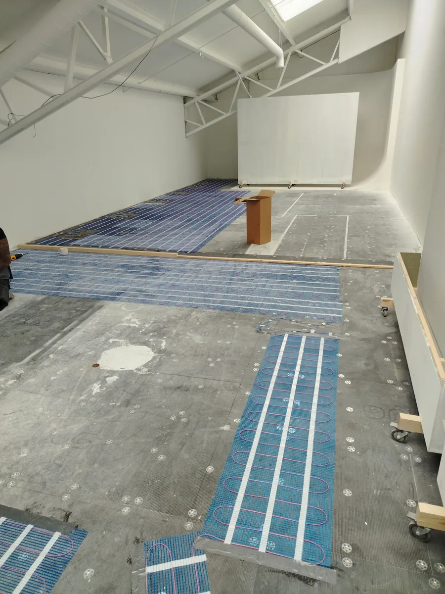 Under floor heating install