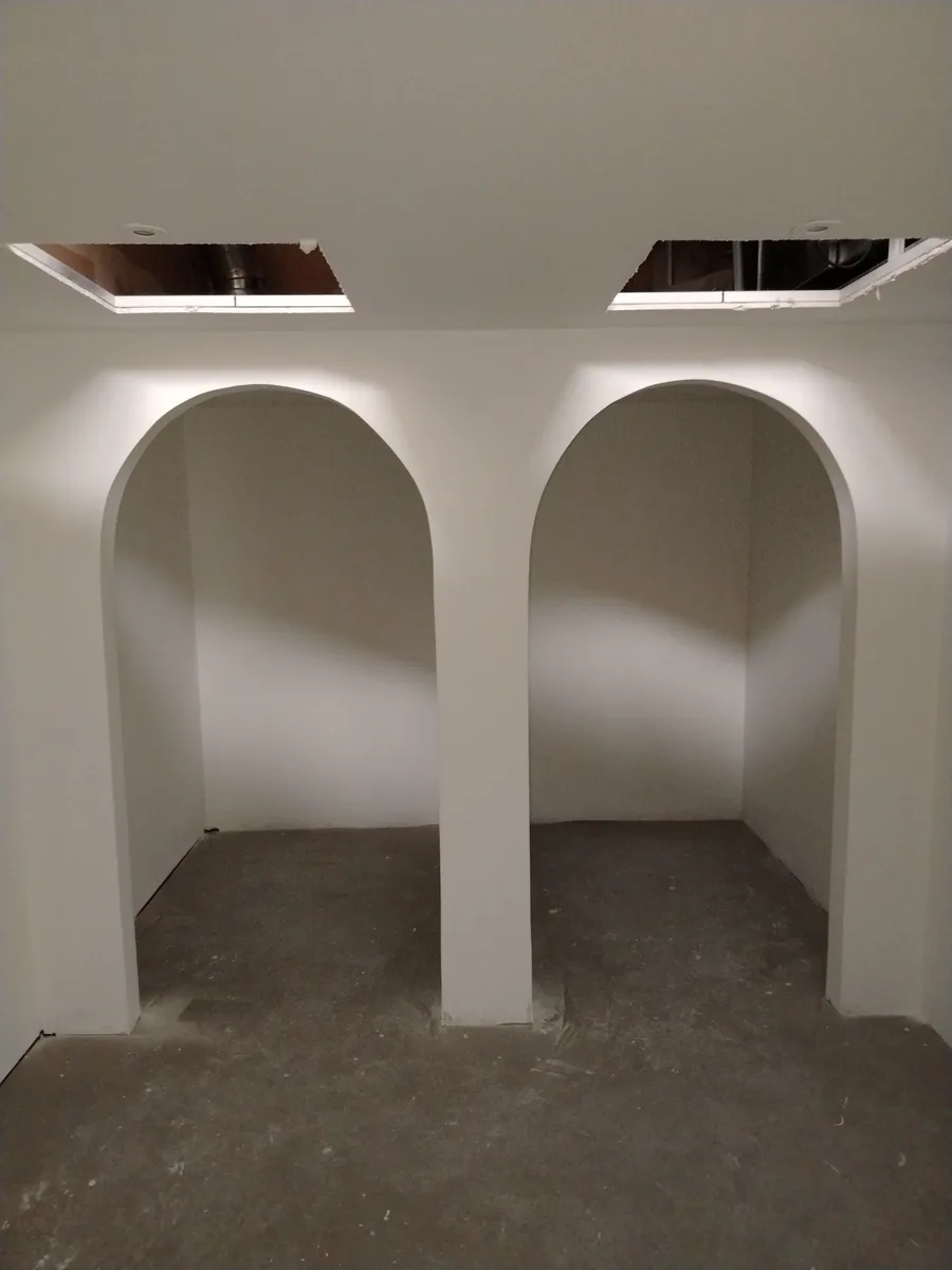 Model changing under construction